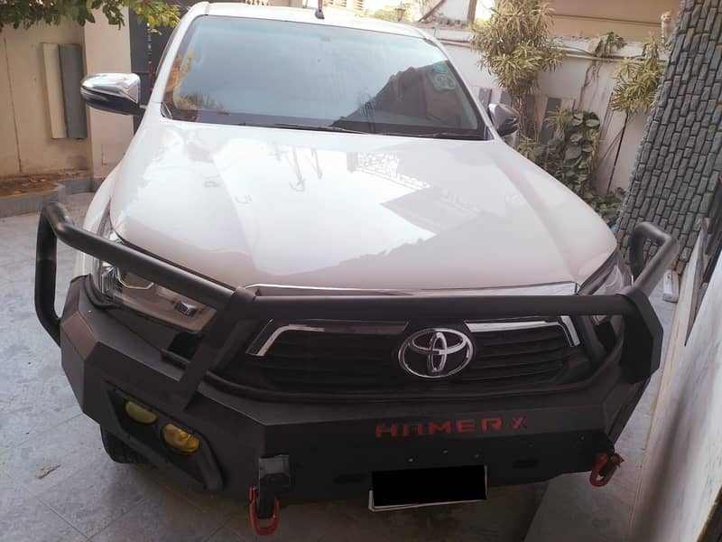 TOYOTA HILUX REVO V 2019 FULL OPTION 1