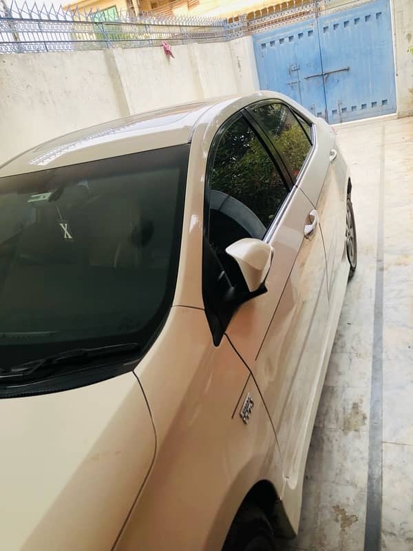 Toyota Altis Grande 2015 4