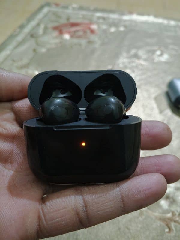 Airpods pro 6s 1