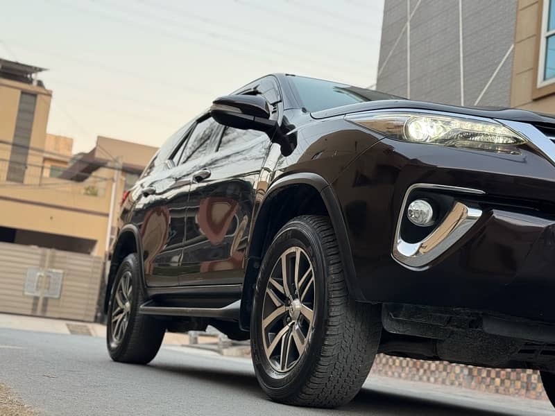 Toyota Fortuner V 2017 4