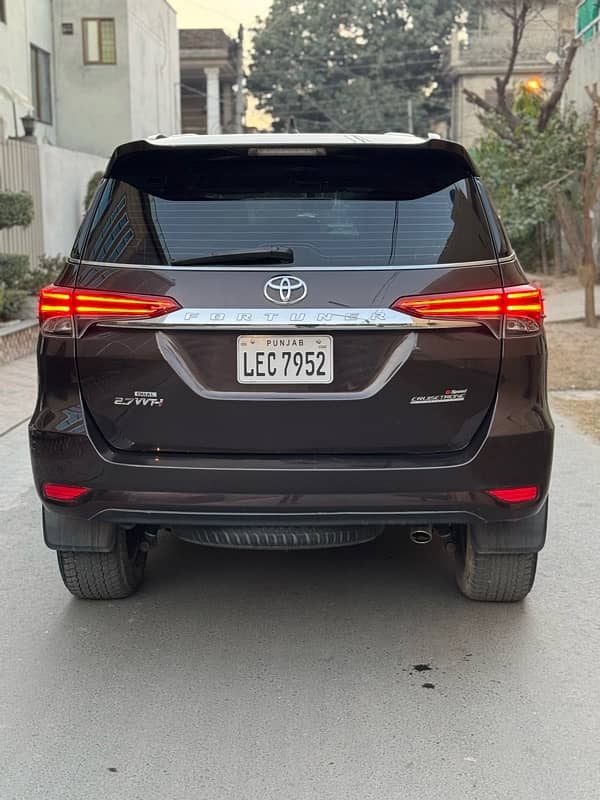 Toyota Fortuner V 2017 5