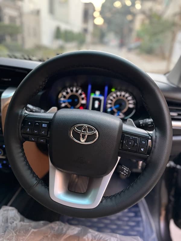 Toyota Fortuner V 2017 8