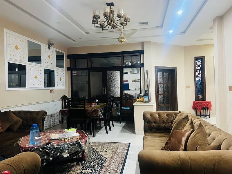 12 Marla Well Maintained House for Sale at Johar Town Lahore 4