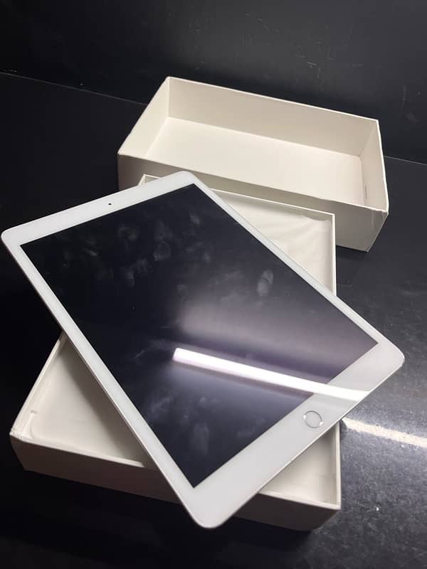 Apple Ipad 8 generation 3