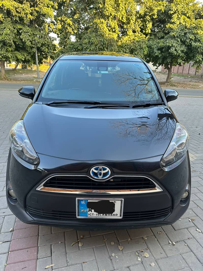 Toyota Sienta 2016 1