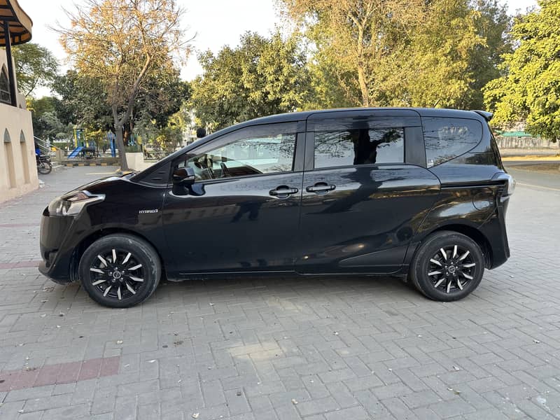 Toyota Sienta 2016 7