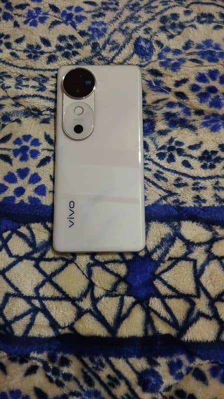 vivo v40 1