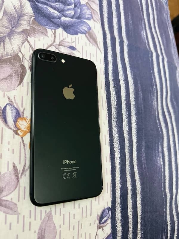 Apple iPhone 8 plus 3