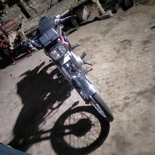 Honda 125 very good condition reasonable price urgent for sale 5