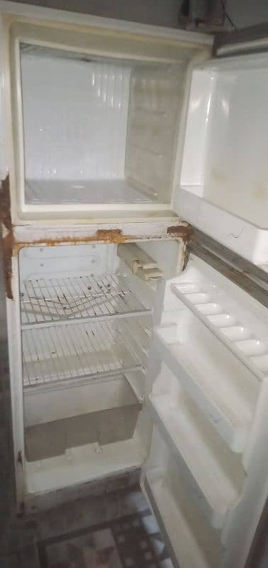 Refrigerator small size working condition 4