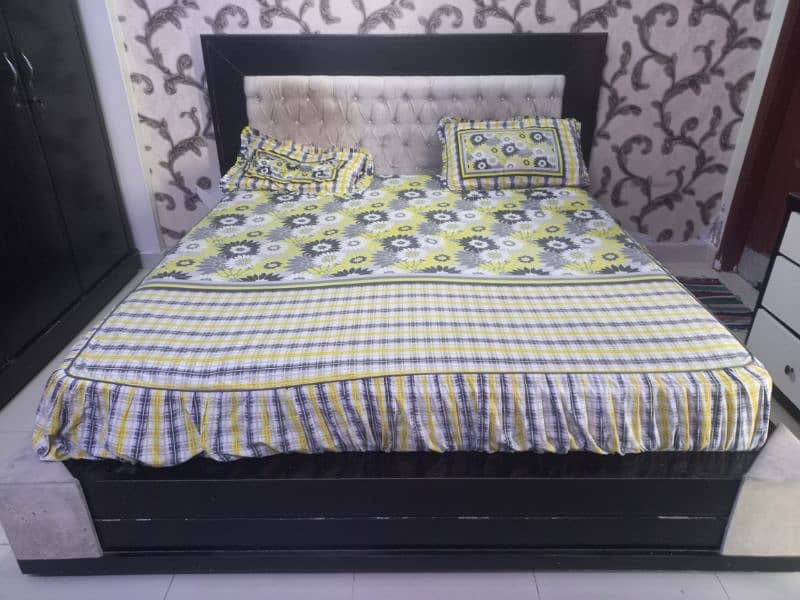 KING SIZE BED 3