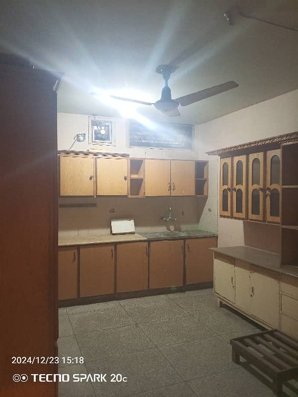 1 Kanal Full Basement With Separate Entrance Separate Elecrticity Meter Available For Rent In DHA Phase 3 3