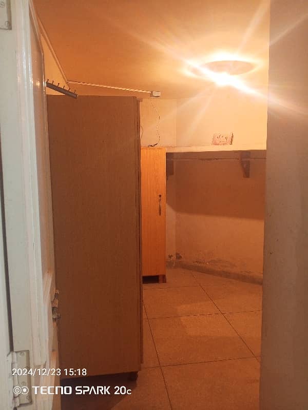 1 Kanal Full Basement With Separate Entrance Separate Elecrticity Meter Available For Rent In DHA Phase 3 10