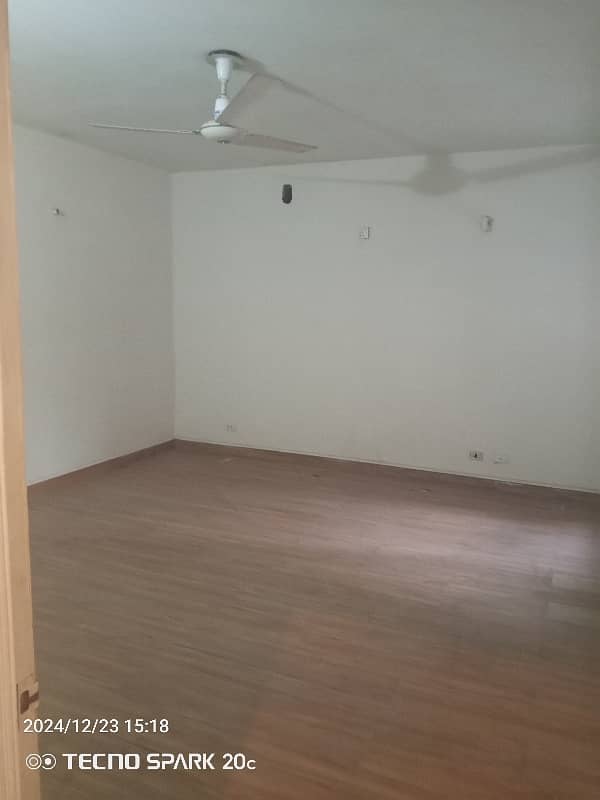 1 Kanal Full Basement With Separate Entrance Separate Elecrticity Meter Available For Rent In DHA Phase 3 14