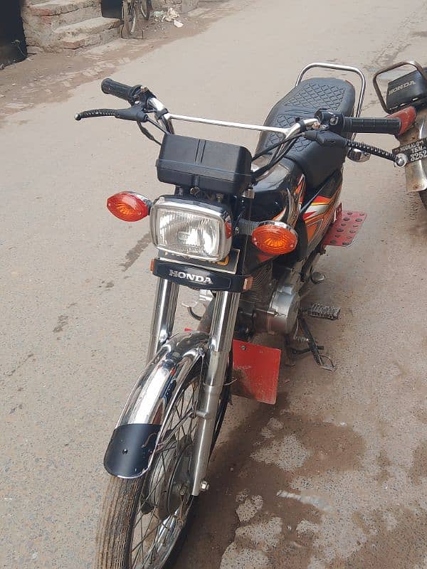 Honda 125 Black colour all ok 1