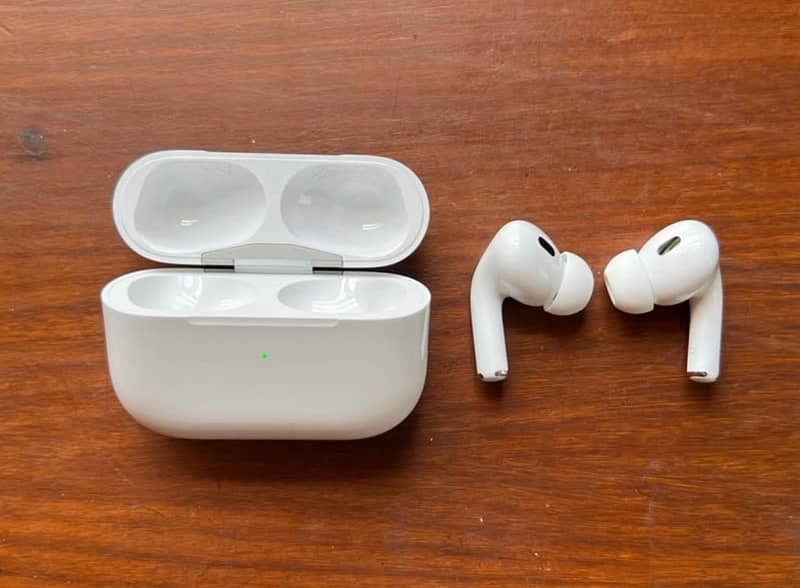 Apple AirPods Pro - 2nd Generation (USB-C/Type-C) 4