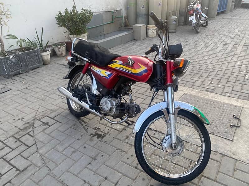 Honda CD 70 6