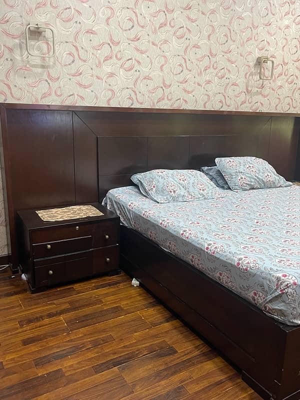 Wooden bed for sale 4