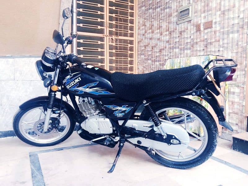 Suzuki GS 150se 3