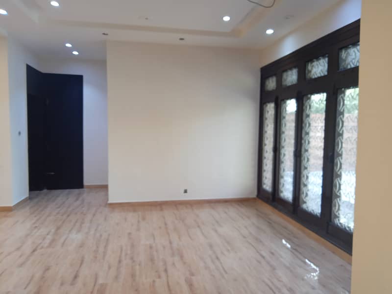 CANTT,COMMERCIAL BUILDING FOR RENT GULBERG MODEL TOWN GARDEN TOWN SHADMAN GOR UPPER MALL LAHORE 10