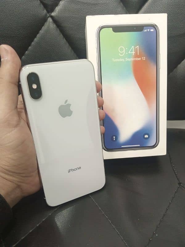 I phone x 256 GB non Pta factory unlock with box 0