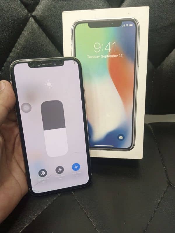 I phone x 256 GB non Pta factory unlock with box 4