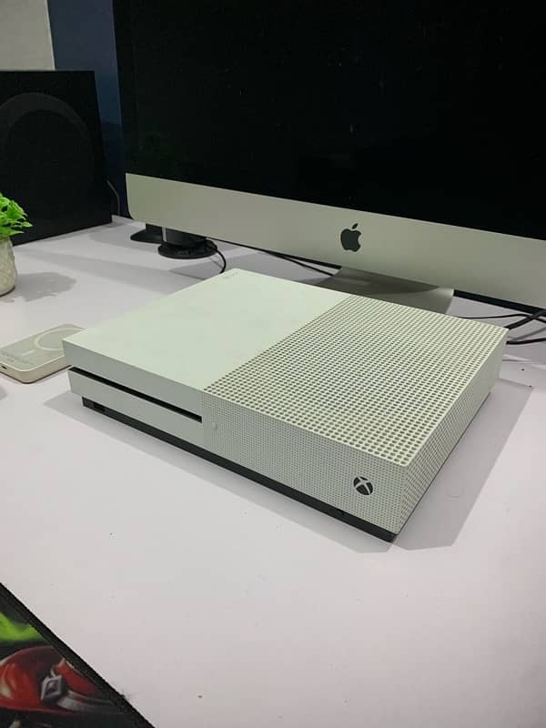 xbox one S 500GB 1