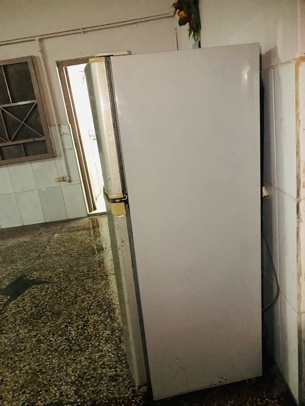 DAWLANCE Refrigerator For SALE 2