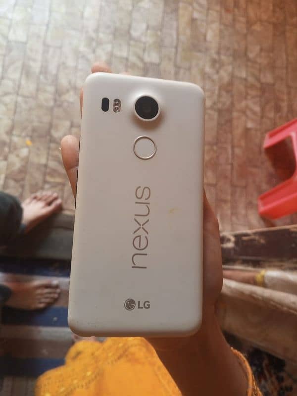 LG nexus x5. ,, 3 + 32 hai urgant sell 1