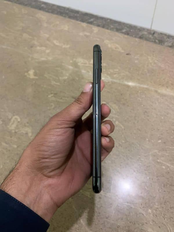 iphone 11 Pro Max PTA Approved 3