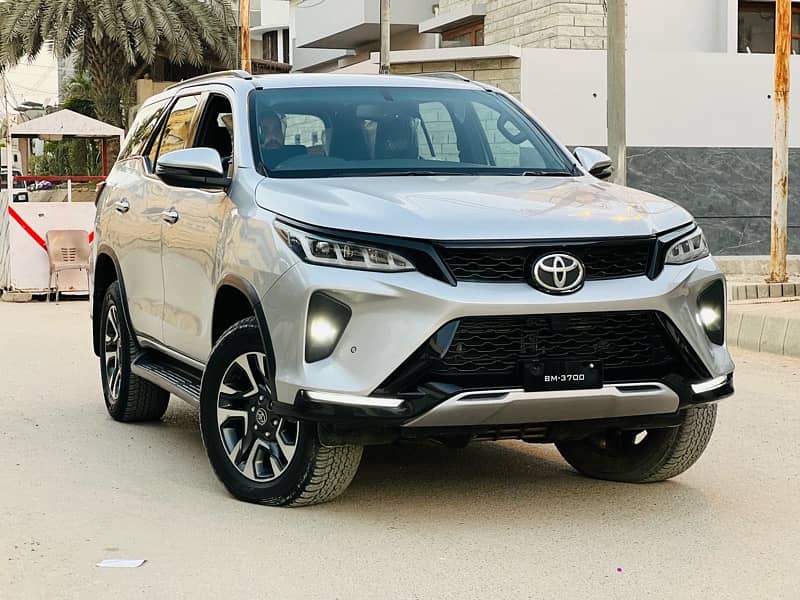 Toyota Fortuner Legender 2022 1