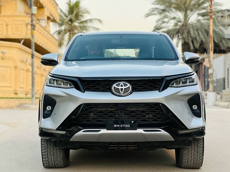 Toyota Fortuner Legender 2022 10