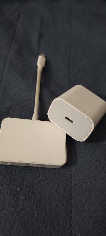 iPad 8th Generation Charger + Gaming Splitter (Lightning Cable) 1