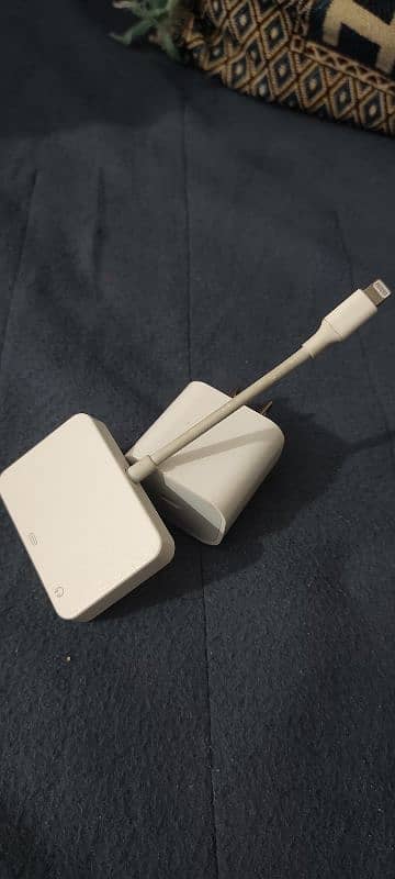 iPad 8th Generation Charger + Gaming Splitter (Lightning Cable) 3