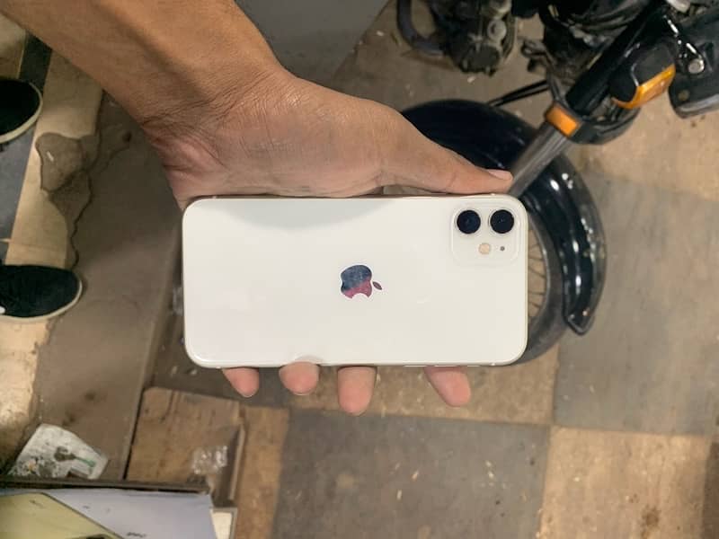 IPHONE 11 1