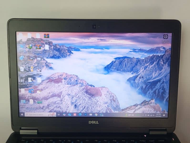 urgent for sale Dell laptop 11