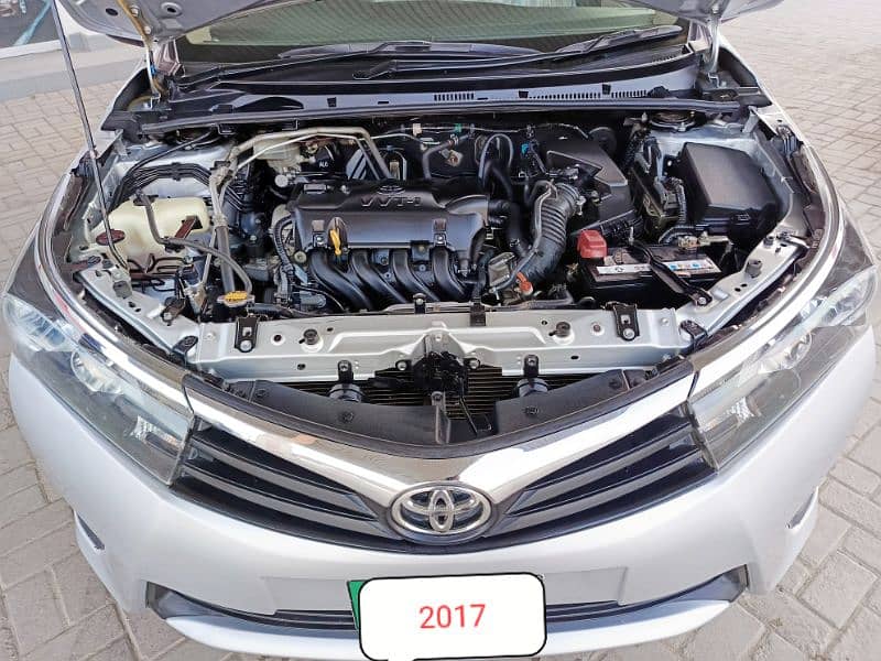 Toyota Corolla GLI 2017 Automatic total genuine 17