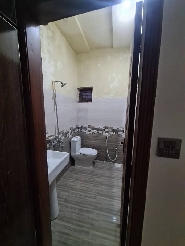 2.5MARLA TILE FLOORING NEW HOUSE FOR RENT IN SAMANABAD NEAR ZUBAIDA PARK 8