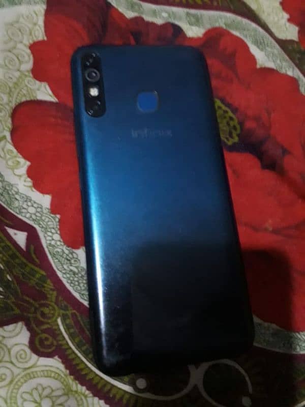 infinix hot 8.4/64 6