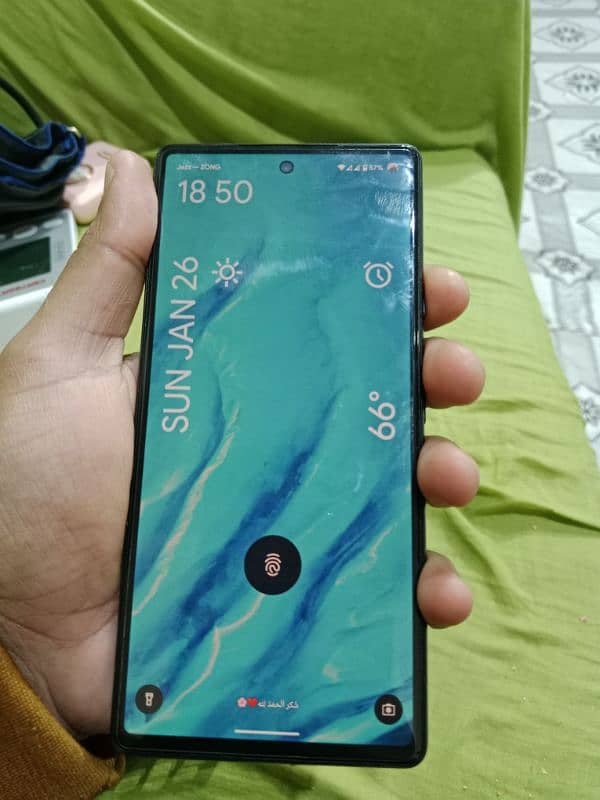 Google pixel 6 - 60000Rs 6