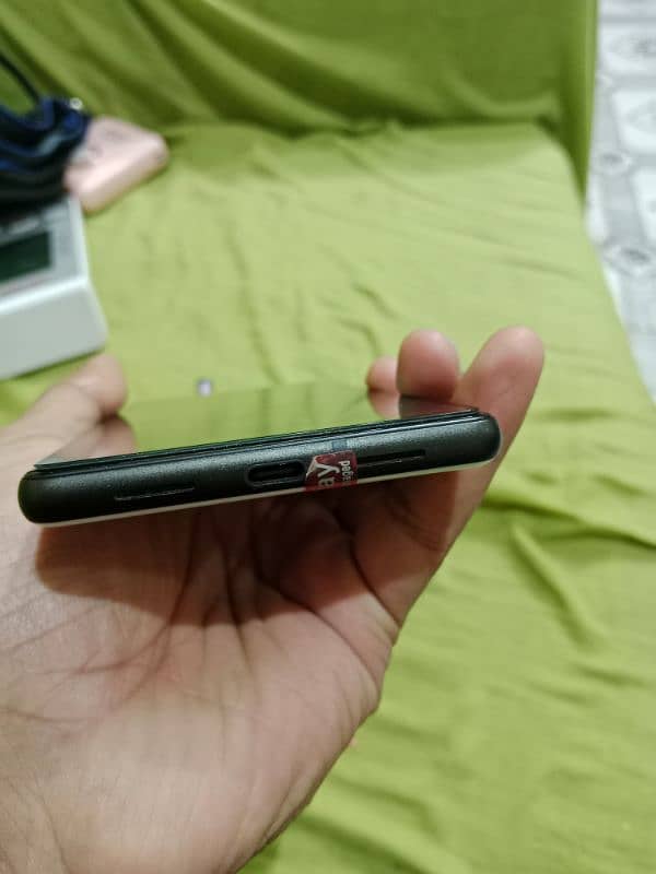 Google pixel 6 - 60000Rs 10