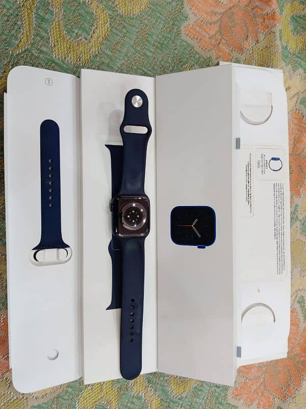 Apple watch series 6 44mm with box and cable 1