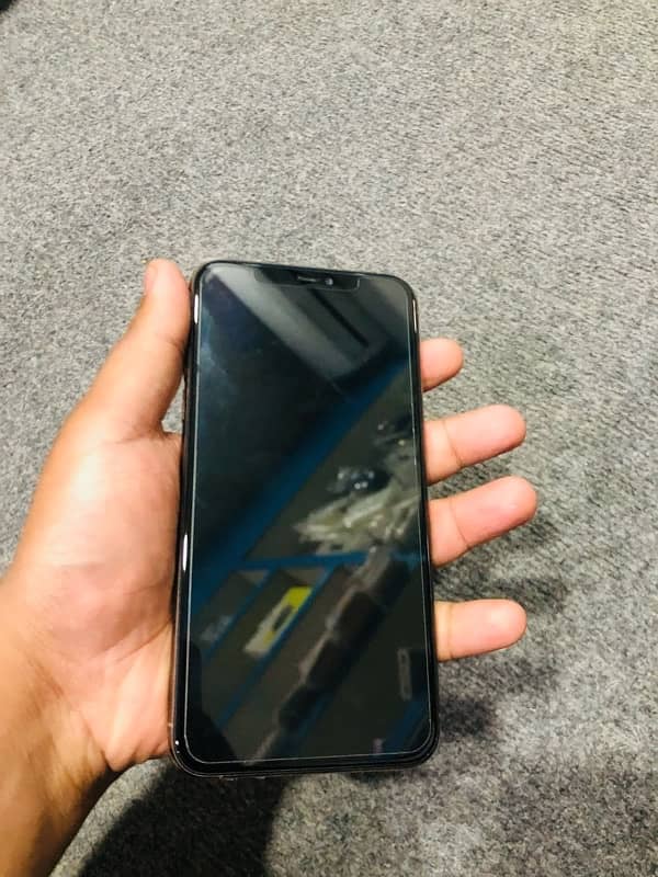 IPhone 11 Pro Max Pta approved 512gb 5