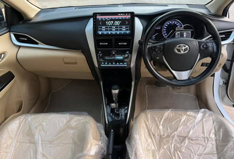 Toyota Yaris 2022 10