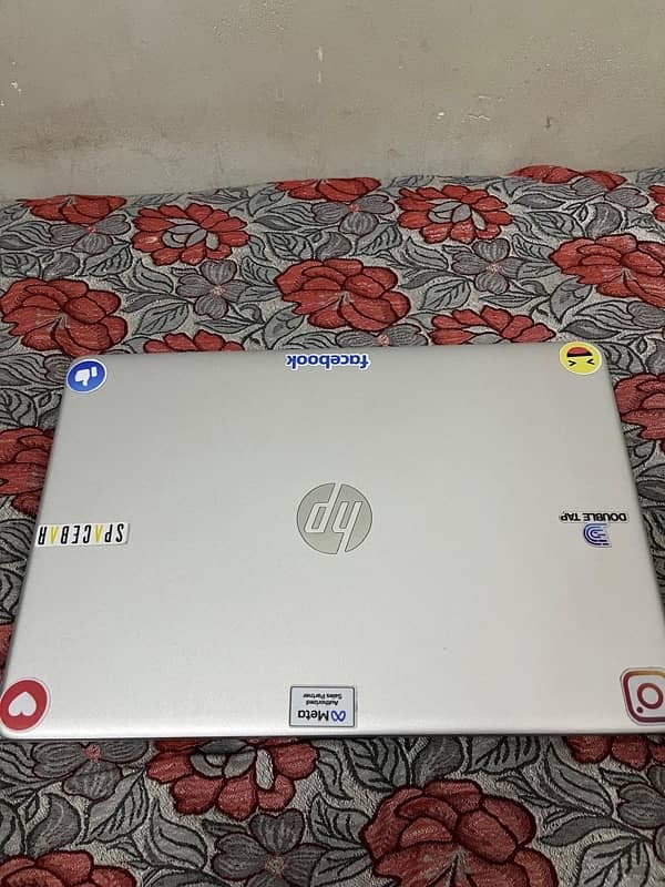 HP laptop 15s-du2126TU 3