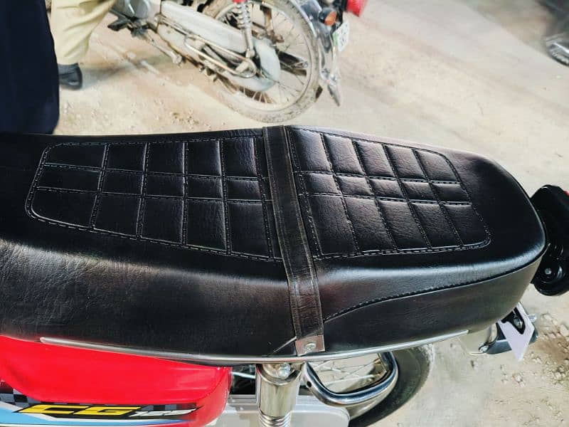 honda 125 down model seat 2