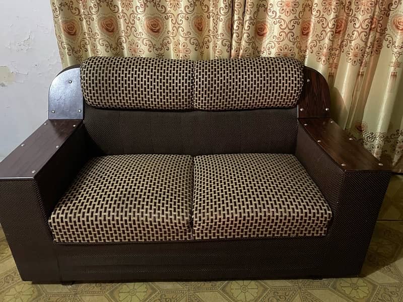 6 Seater Sofa Set for sale Quality is very good. 0