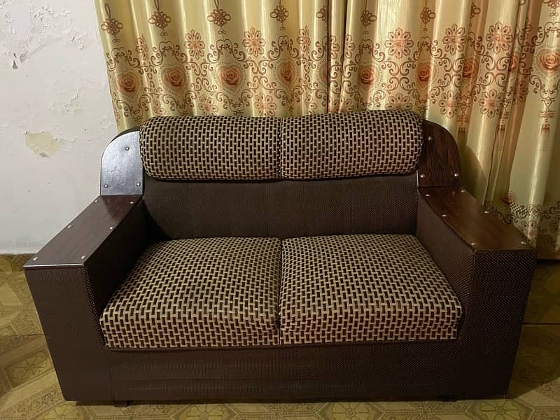 6 Seater Sofa Set for sale Quality is very good. 3