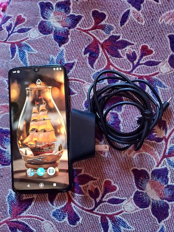 Moto z4 4/128, condition 10/10 With Turbo Charger 6