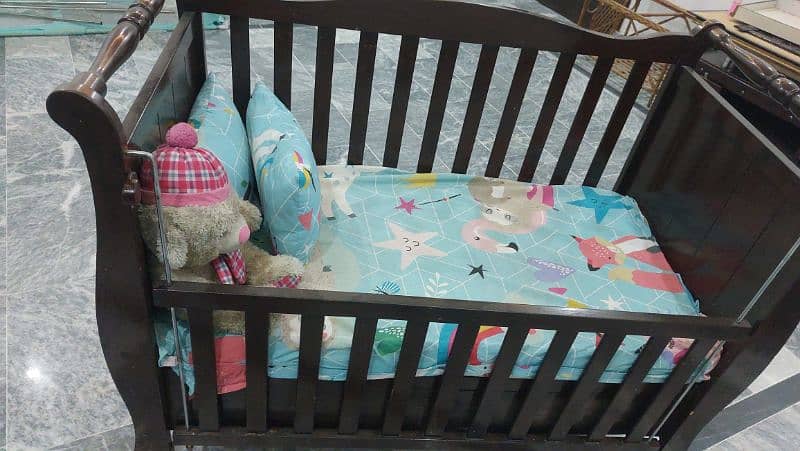 Baby Cot with Matress and Pillows 7